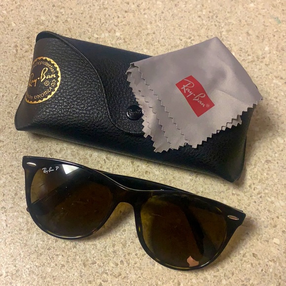 Rayban women’s wayfarer brown tortoise polarized